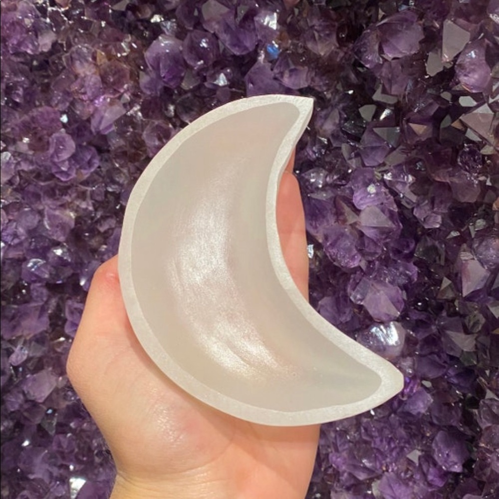 One Moon Shaped Charging Bowl, Selenite Crystal Polished Bowl, Meditation Bowl